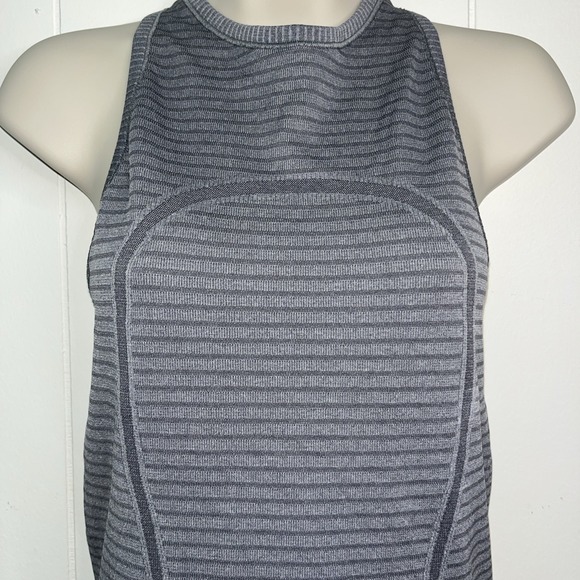 Lululemon Run Swiftly Tank Grey Stripe Women's‎ Size 4 EUC - Picture 1 of 6